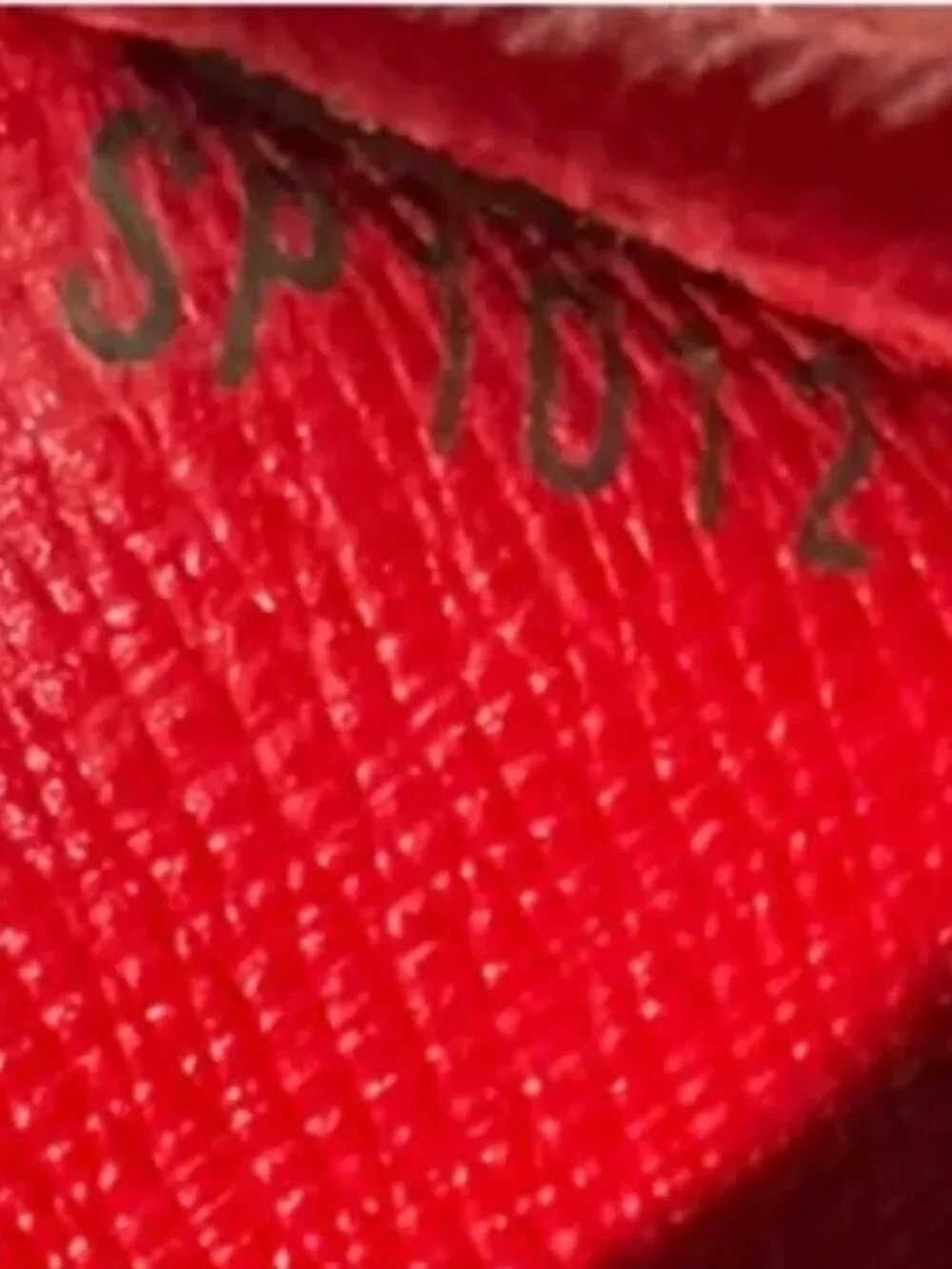 Louis Vuitton Red Epi Elise Trifold Wallet - Picture 14 of 14